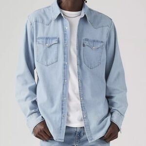 LEVI’S CLASSIC WESTERN light blue button-down STANDARD FIT SHIRT size Medium